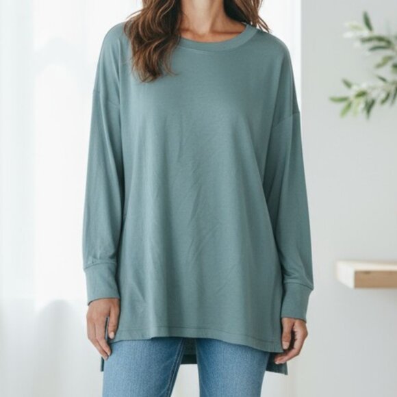 Wonderly Studio Split Side Crew Sweatshirt - Picture 1 of 8